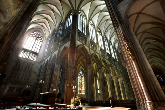 Ο καθεδρικός ναός της Κολωνίας μέσα